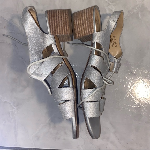 Silver low heels - Picture 2 of 5